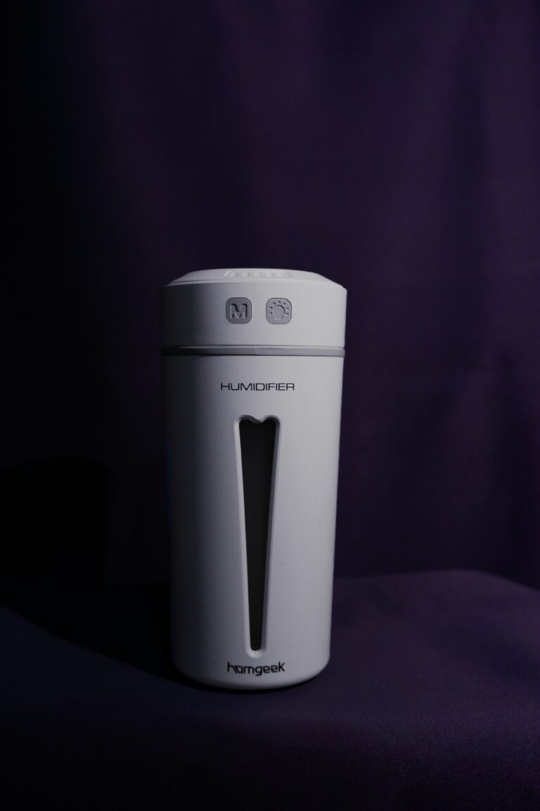 Read more about the article Do Humidifiers Really Help with Dry Throat? UK and US Reviews