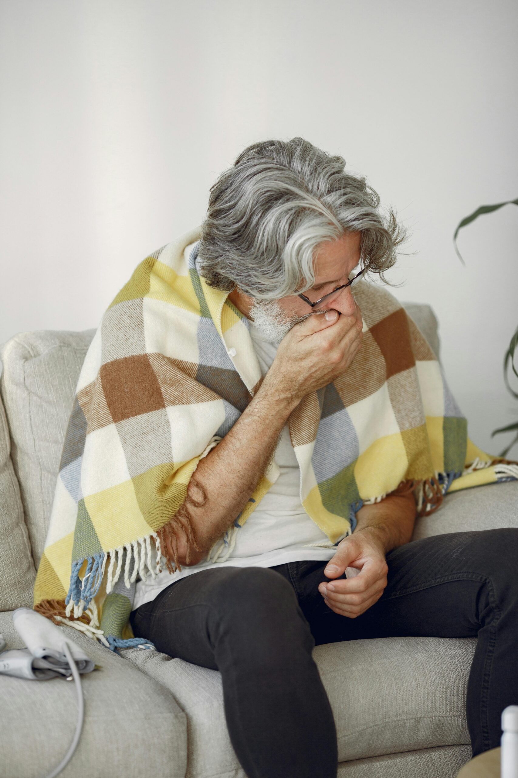 You are currently viewing Home-hygiene hacks for busy adults that actually reduce cold/flu risk”
