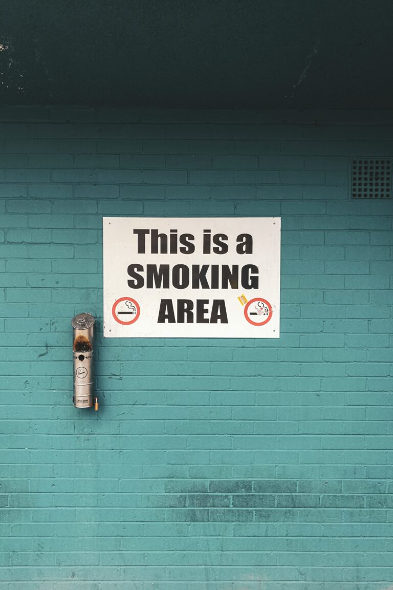 Read more about the article Restrictions on public vaping/shisha / smoke rooms: setting up of smoking rooms under strict conditions.