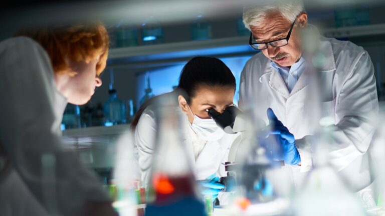 Read more about the article Why do antibiotics stop working for winter sore throats—when is it still bacterial?