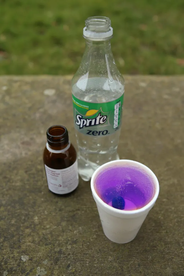 You are currently viewing Ultimate Shocking Guide: Codeine Cough Syrup in Hip-Hop Culture — 9 Powerful Insights