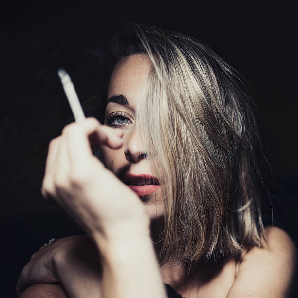 You are currently viewing Smoking & Dehydration: The Overlooked Link Affecting Your Skin, Energy, and Health